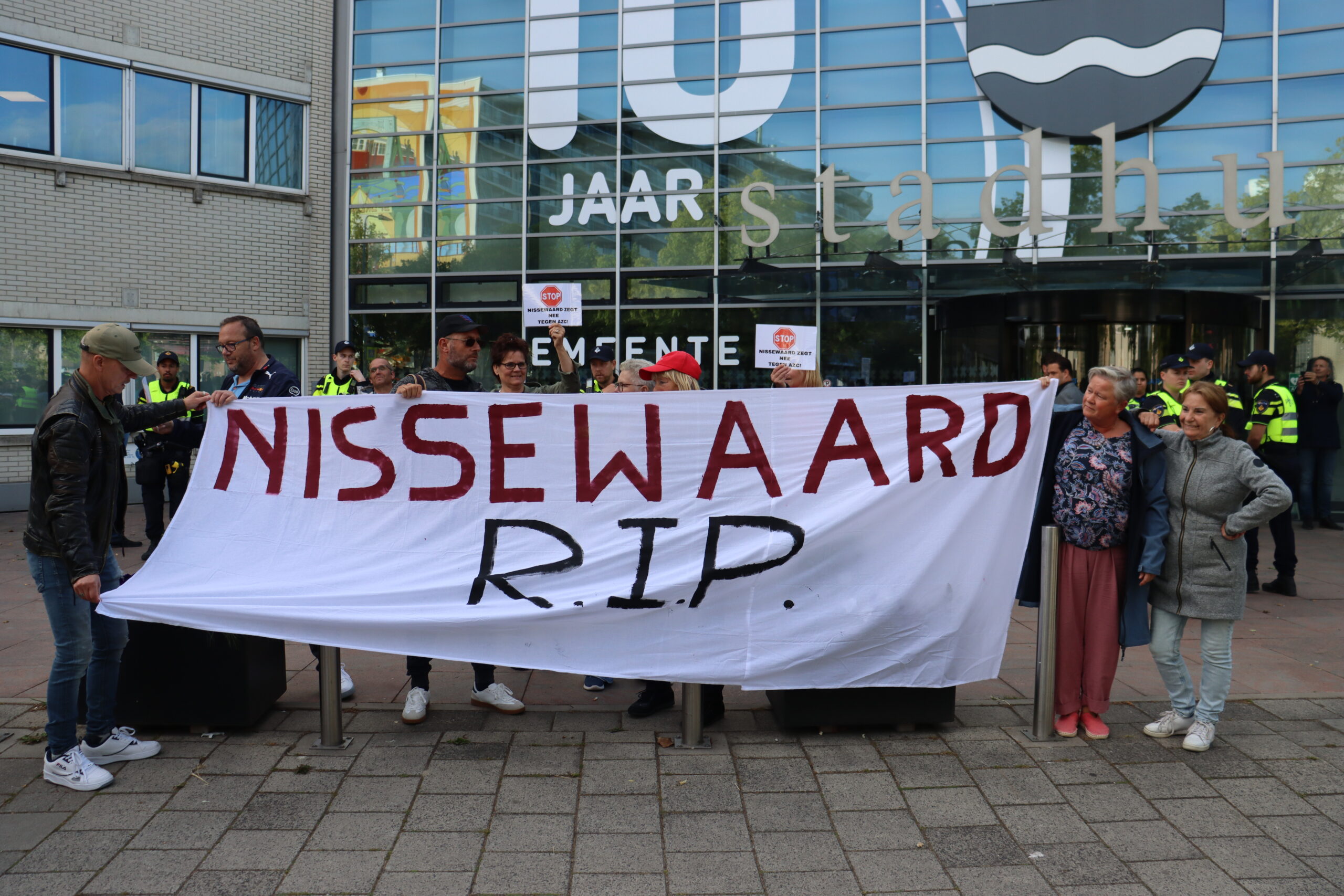 Rustig verlopen protest tegen opvangplannen Markenburgpolder