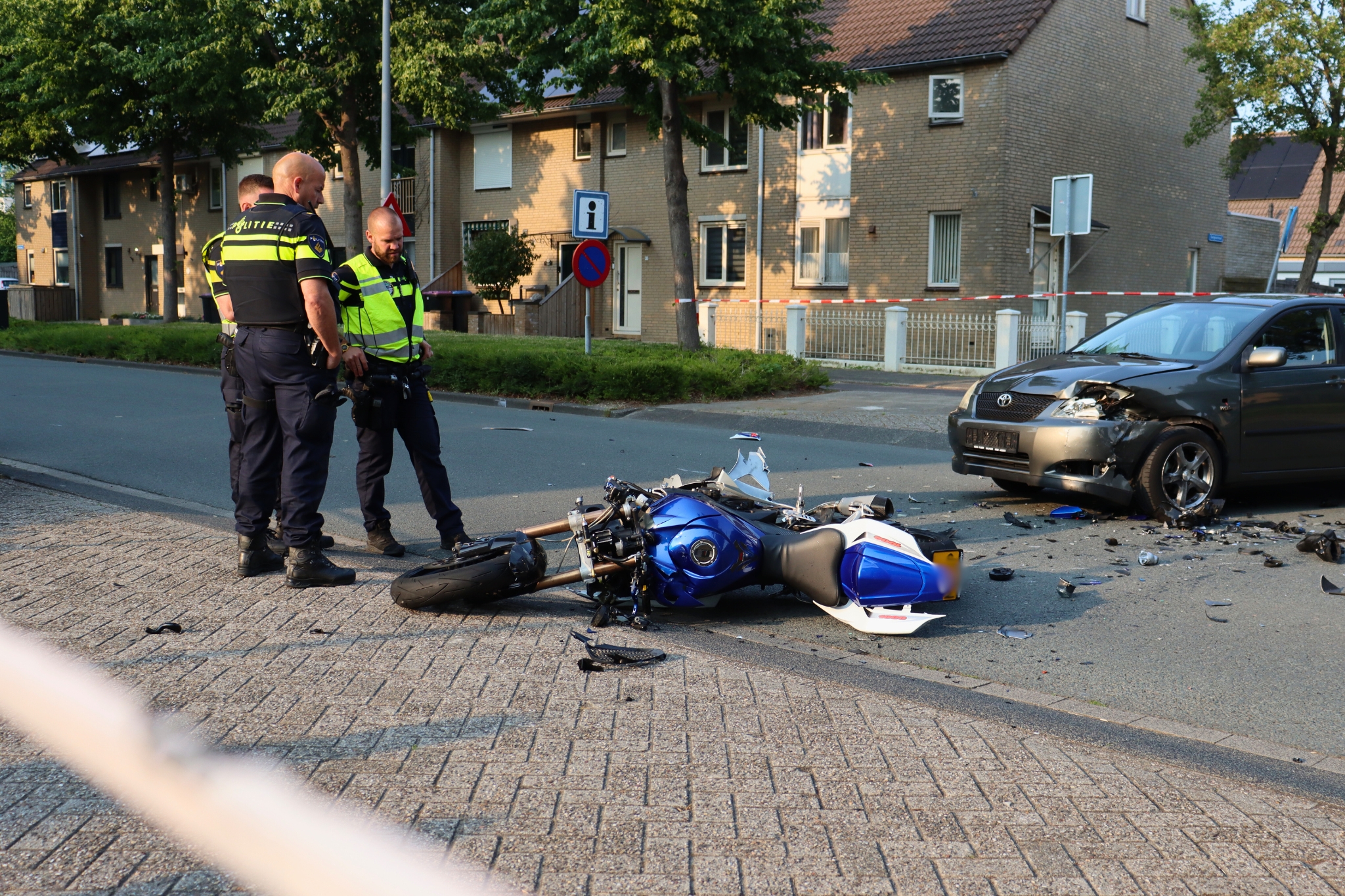 Ongeval auto vs motor Rivierlaan Spijkenisse